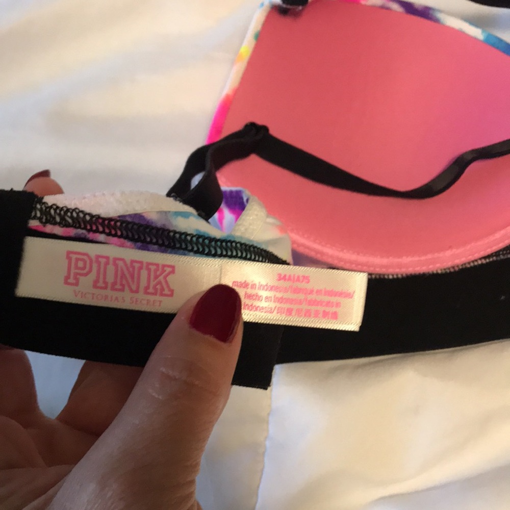 Pink wireless bra. - Picture 4 of 4